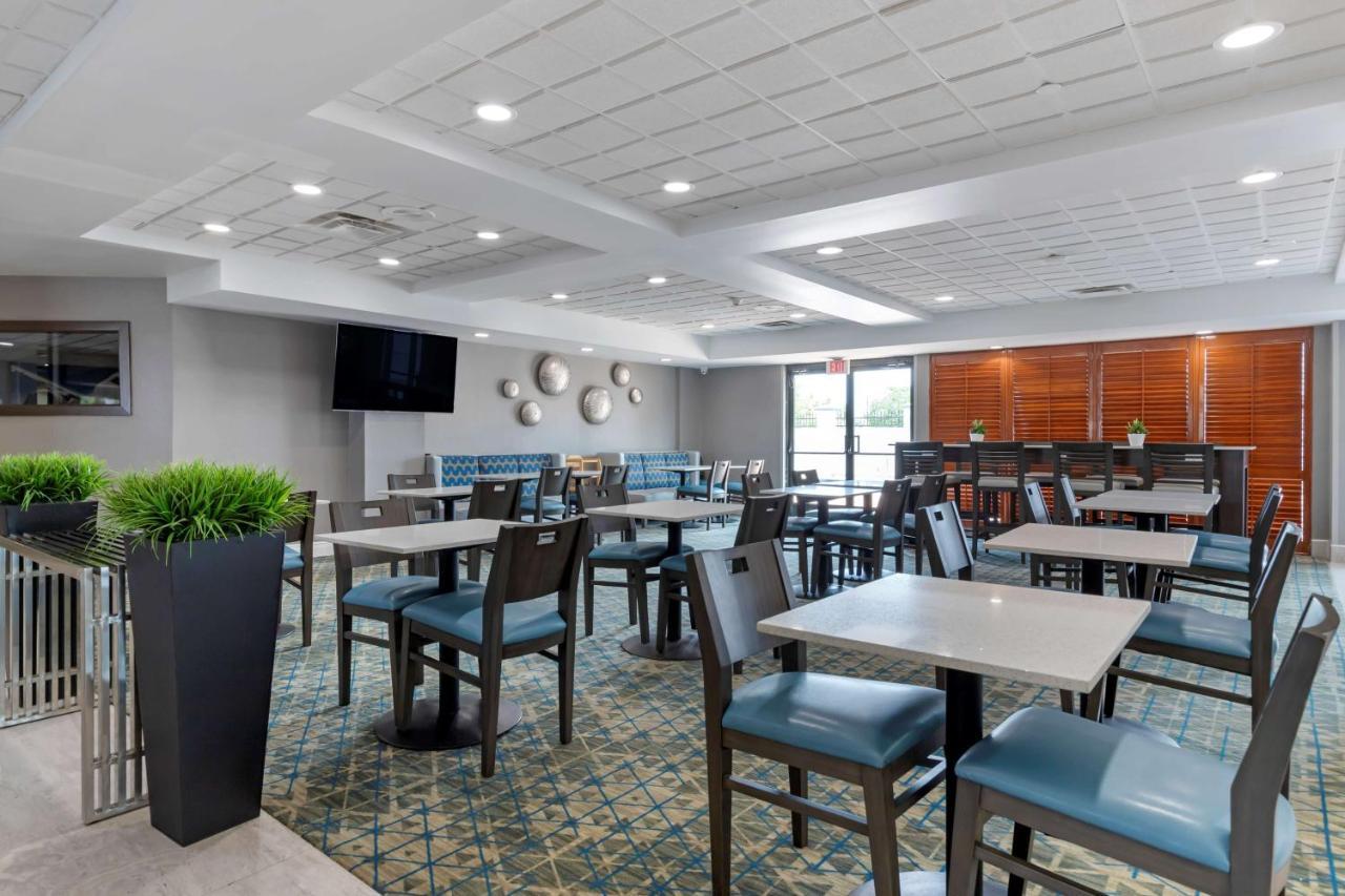 Best Western Plus Mcallen Airport Hotel Екстериор снимка